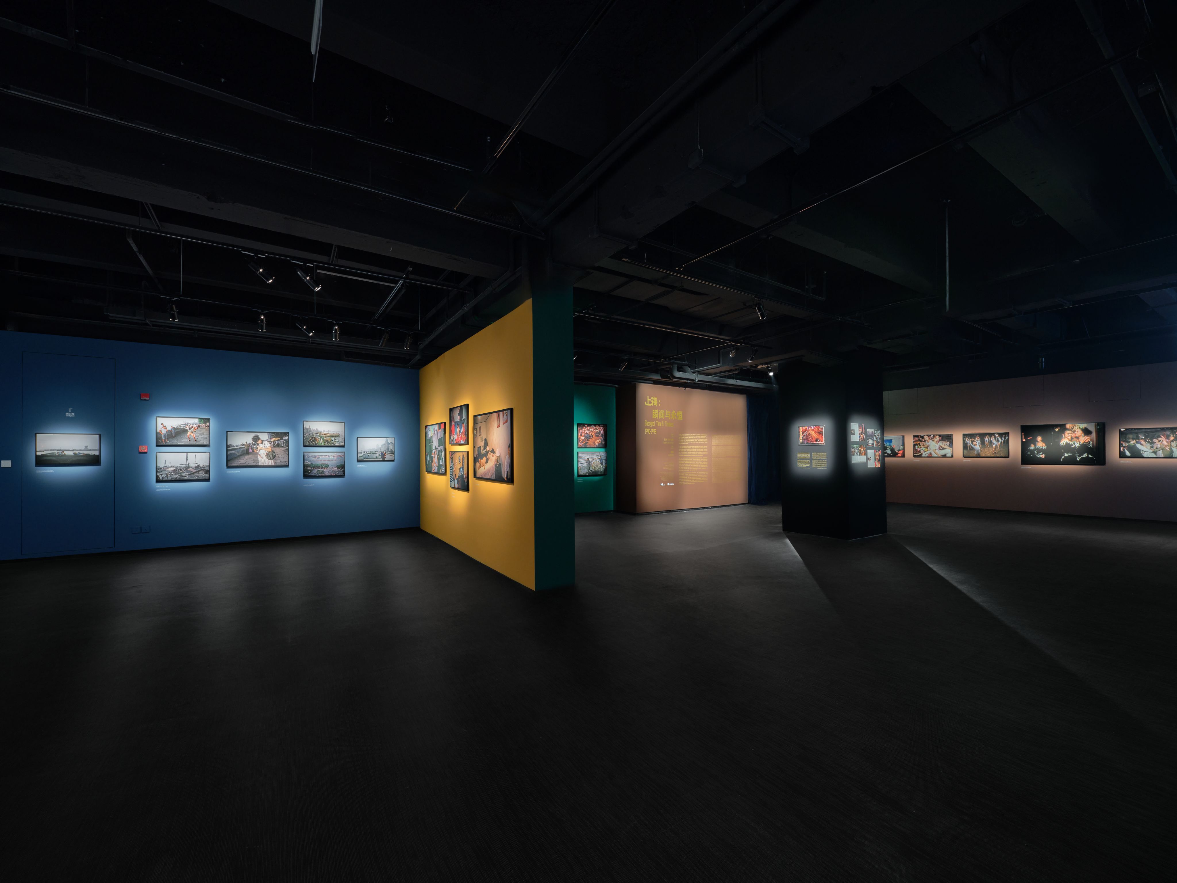 An installation view of Robert van der Hilst Shanghai: Time & Timeless 1990–93