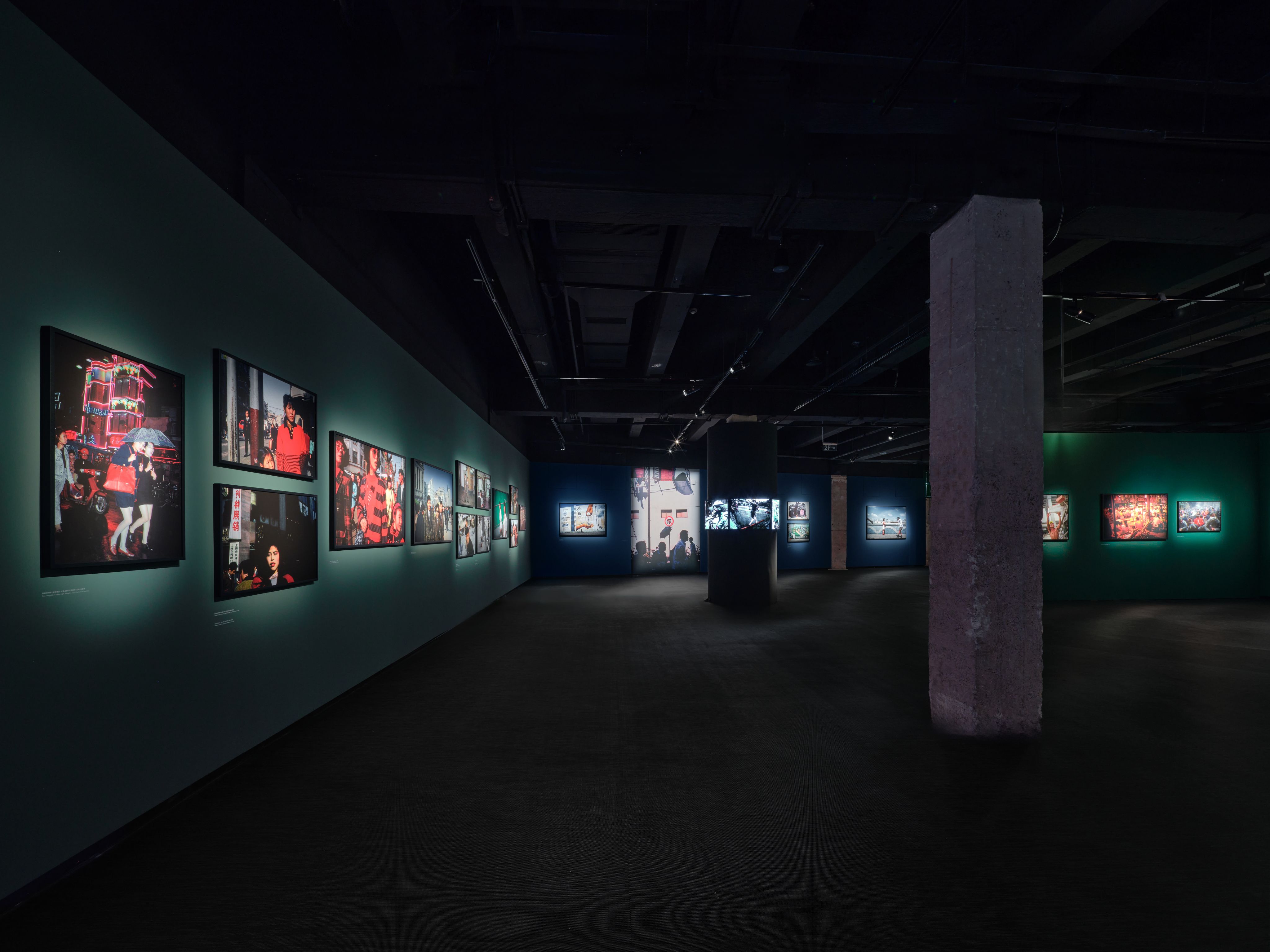 An installation view of Robert van der Hilst Shanghai: Time & Timeless 1990–93