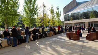 National Portfolio Day line outside the Art Institute of Chicago