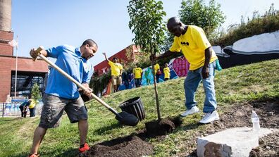 Taykhoom Biviji Wins Urban Forestry Award for Work in North Lawndale