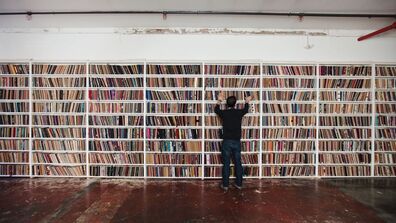 SAIC Faculty Member on the Importance of Sketchbooks 