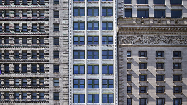 Exterior shot of the SAIC Lakeview Building.