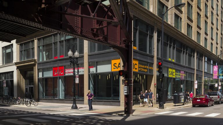 An exterior shot of the Sharp Building on the SAIC campus in downtown Chicago.