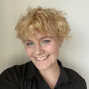 Riley Gunderson headshot