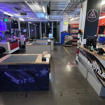 An image of the 280 Digital Fabrication Studio at SAIC.