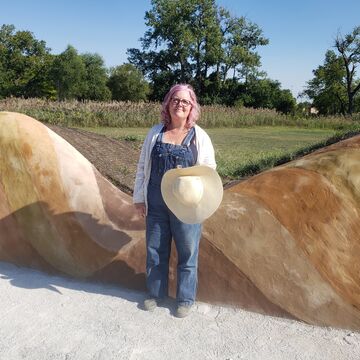 SAIC faculty member Laura Miracle