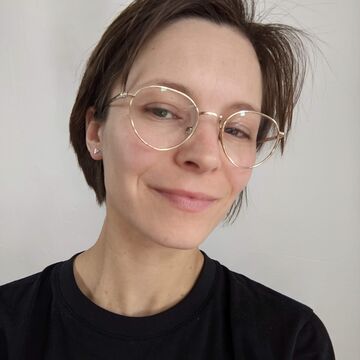 SAIC faculty member Asya Dubrovina.