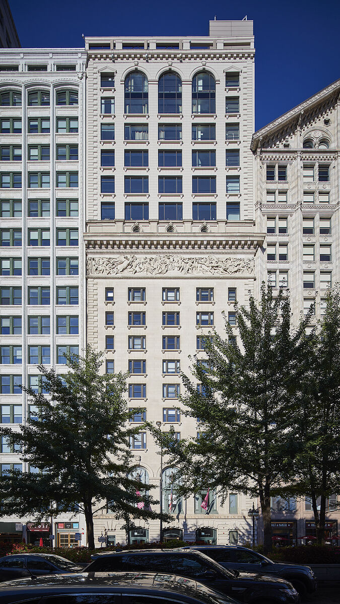 Exterior shot of the SAIC MacLean Center and Lakeview Building.