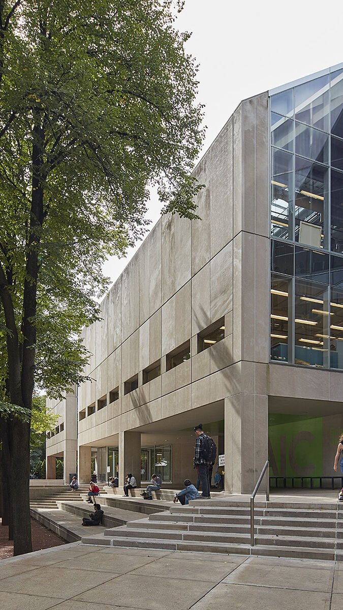 Exterior shot of the SAIC 280 Building.