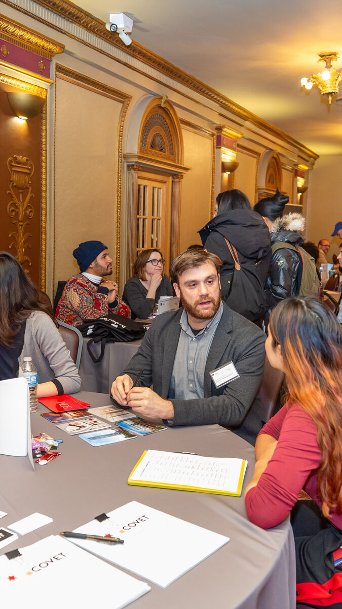 Students gathered in the MacLean ballroom during SAIC’s internship and career expo.