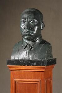 Elizabeth Catlett bust of Martin Luther King Jr.